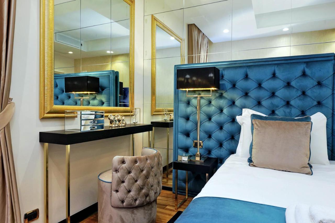 Trevi Diamond Luxury Suites & Jacuzzi Рим Екстер'єр фото