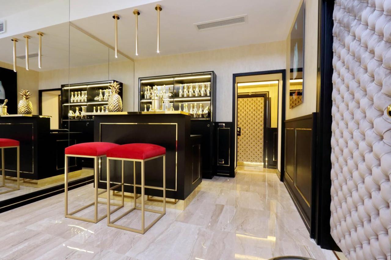 Trevi Diamond Luxury Suites & Jacuzzi Рим Екстер'єр фото