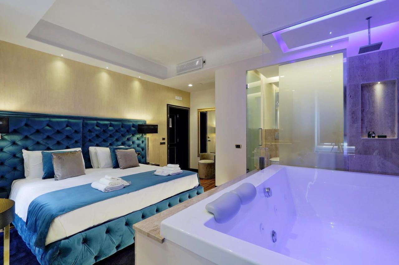 Trevi Diamond Luxury Suites & Jacuzzi Рим Екстер'єр фото