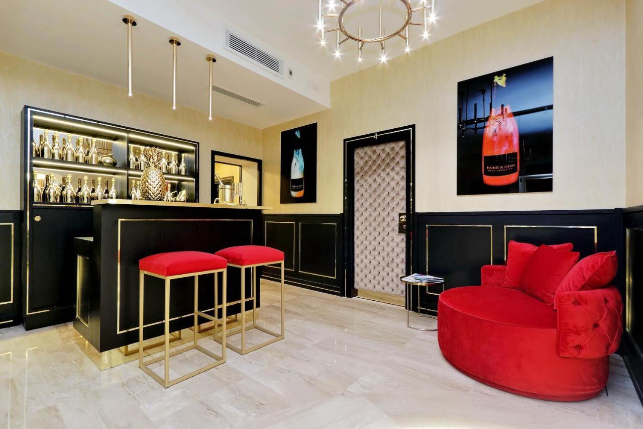 Trevi Diamond Luxury Suites & Jacuzzi Рим Екстер'єр фото