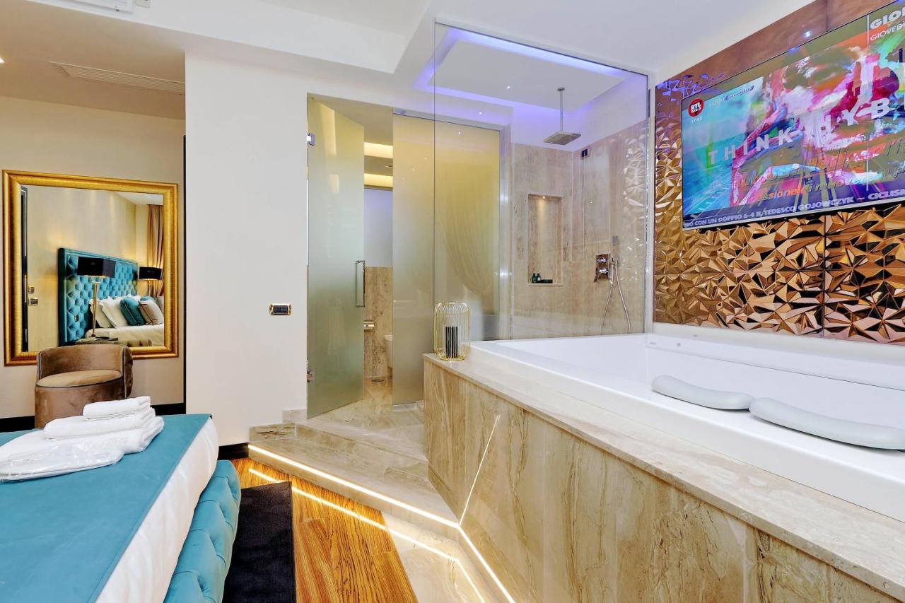 Trevi Diamond Luxury Suites & Jacuzzi Рим Екстер'єр фото