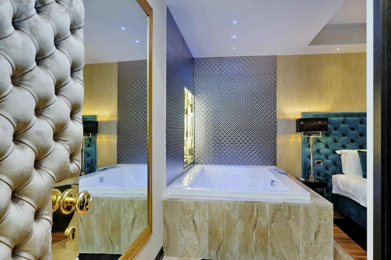 Trevi Diamond Luxury Suites & Jacuzzi Рим Екстер'єр фото